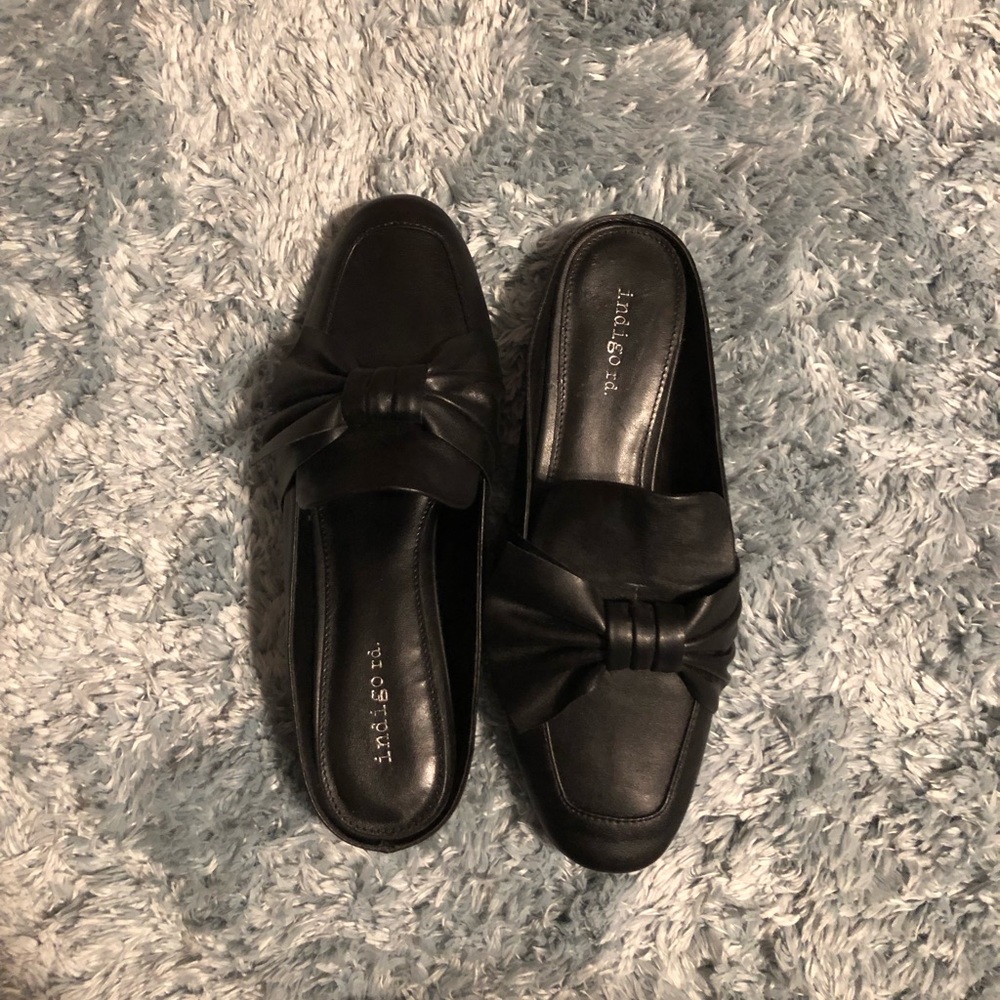 🌸Indigo Rd. Black Flats